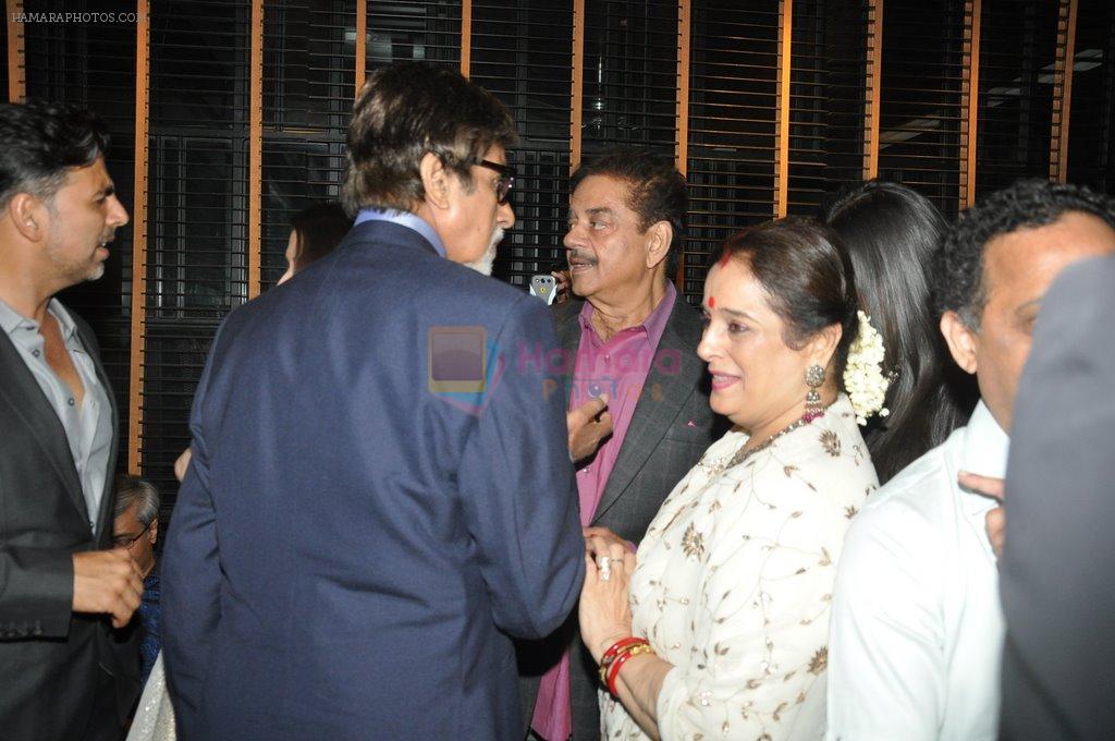 Amitabh Bachchan, Aishwarya Rai, Abhishek Bachchan, Sonakshi Sinha, Poonam Sinha, Akshay,Shatrughan at Shatrughan Sinha's dinner for doctors of Ambani hospital who helped him recover on 16th Dec 2012