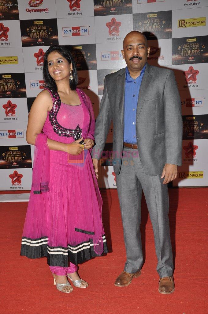 Sonali Kulkarni at Big Star Awards red carpet in Mumbai on 16th Dec 2012