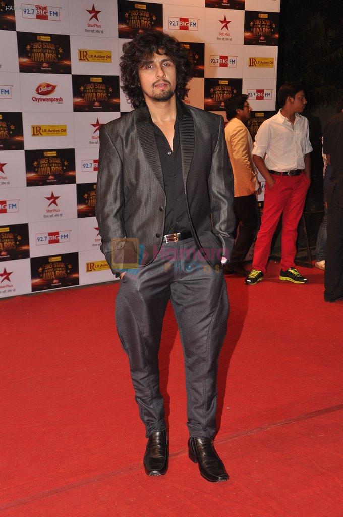 Sonu Nigam at Big Star Awards red carpet in Mumbai on 16th Dec 2012,1