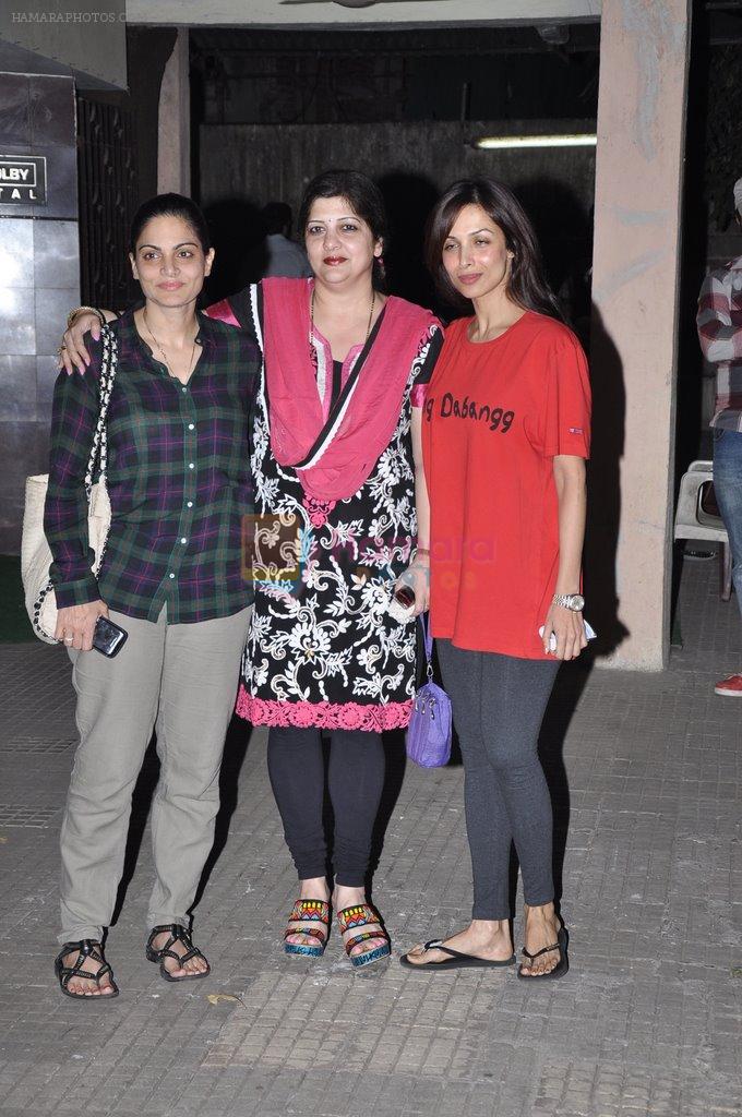 Alvira Khan, Malaika Arora Khan at Dabangg 2 screening in Ketnav, Mumbai on 19th Dec 2012,1