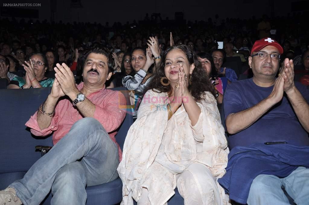 Neelima Azeem, Rajesh Khattar, Vivek Vaswani at Shiamak Dawar's Show in St Andrews, Mumbai on 20th Dec 2012