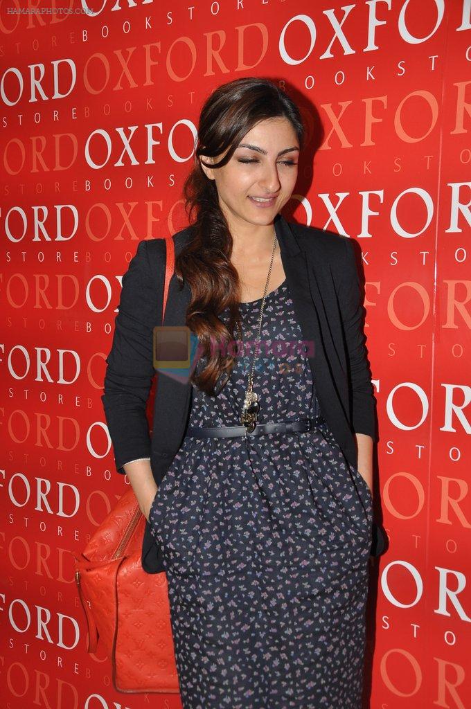 Soha Ali Khan at Oxford Bookstore for a DVD launch in Mumbai on 20th Dec 2012