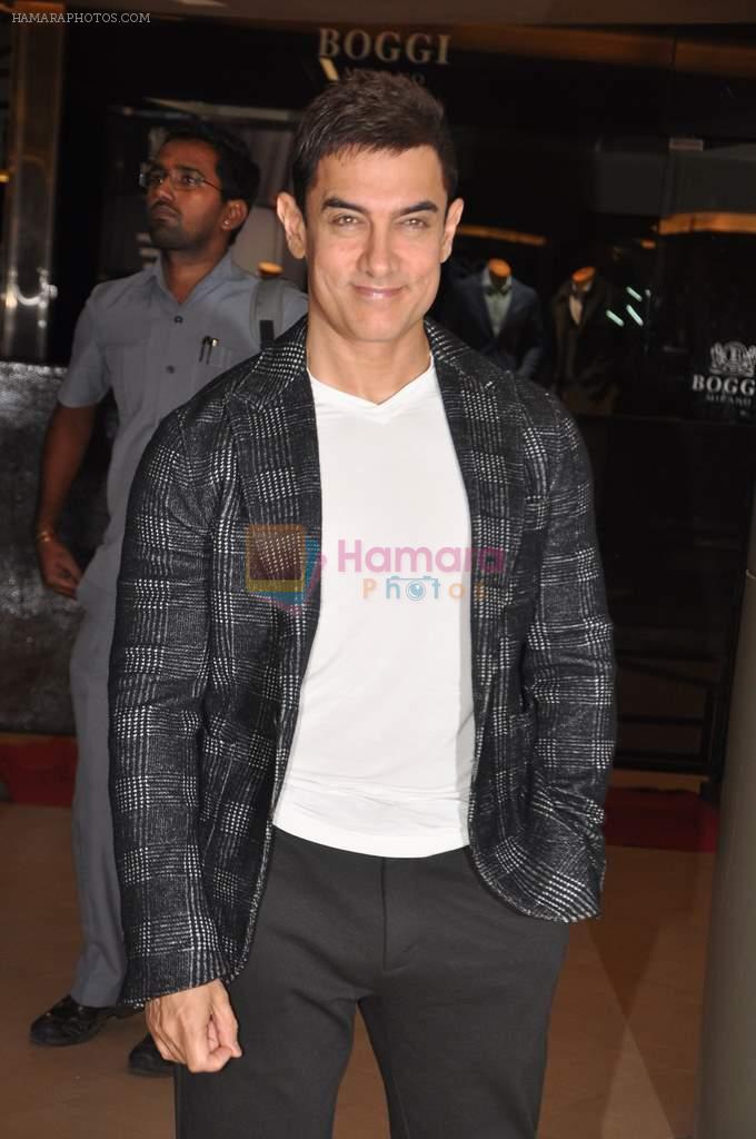 Aamir Khan at Dabangg 2 premiere in PVR, Mumbai on 20th Dec 2012