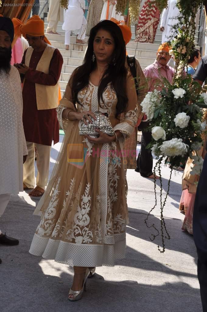 Krishika Lulla at Akshay Kumar's sister Alka Bhatia's wedding with Surendra Hiranandani in Four Bungalows Gurdwara on 23rd Dec 2012