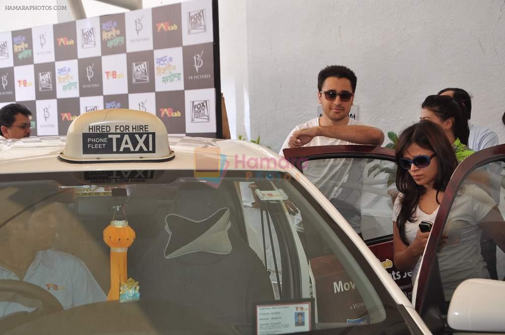 Anushka Sharma, Imran Khan promotes TAB cab in Famous Studio on 24th Dec 2012