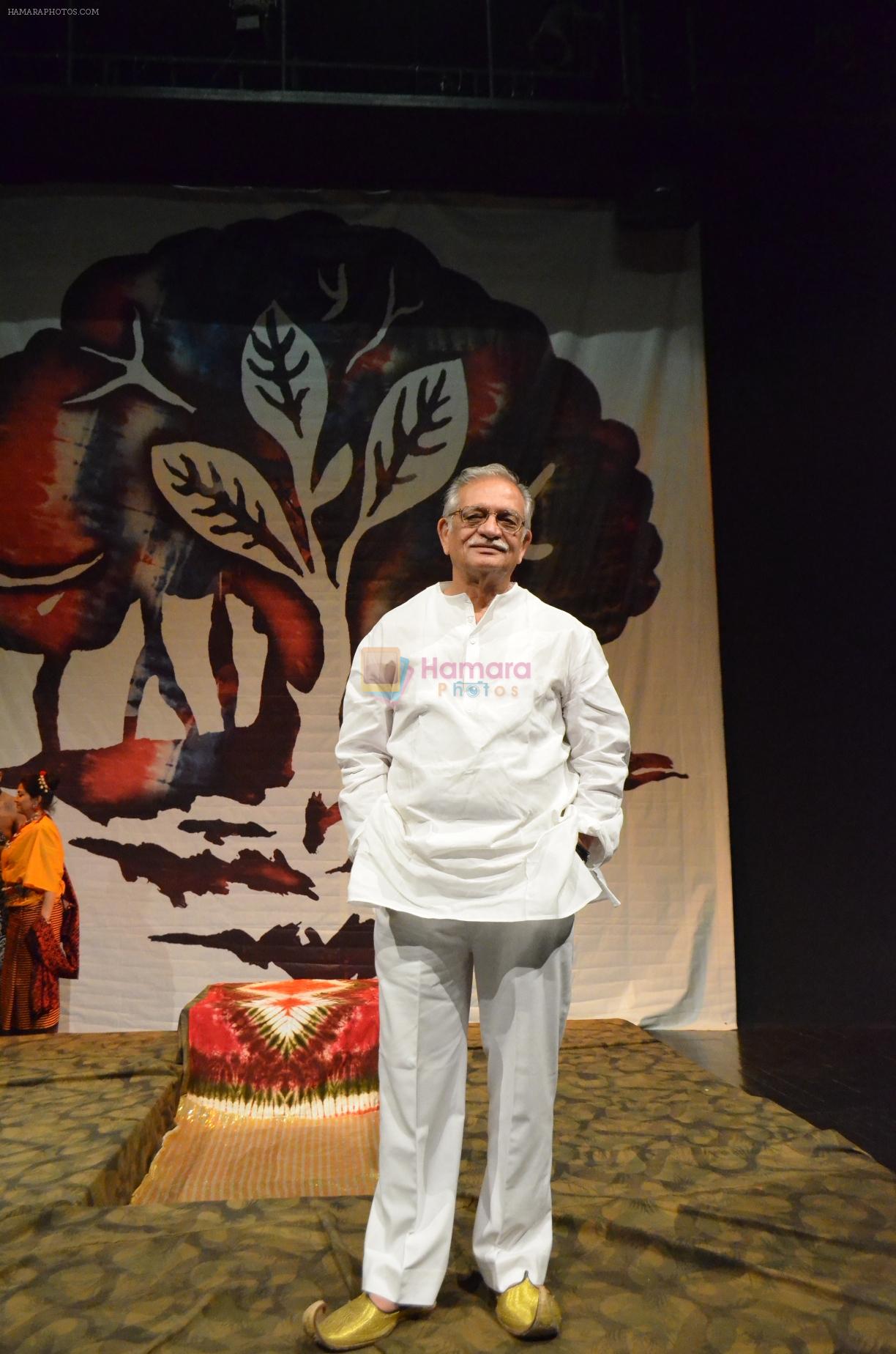 Gulzar Saab at Salim Arif's 2 days show at prithvi theatre in Mumbai on 23rd Dec 2012