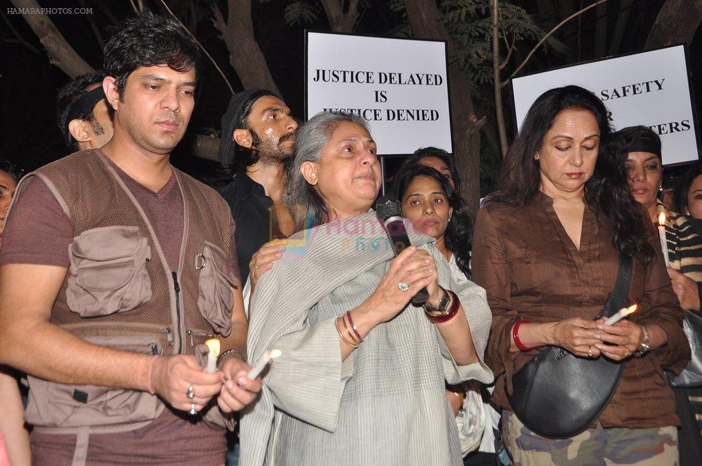 Hema Malini, Jaya Bachchan at the peace march for the Delhi victim in Mumbai on 29th Dec 2012