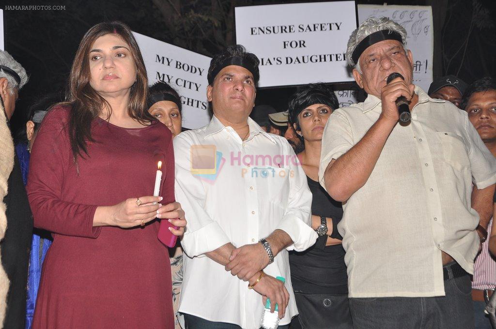 Alka Yagnik at the peace march for the Delhi victim in Mumbai on 29th Dec 2012