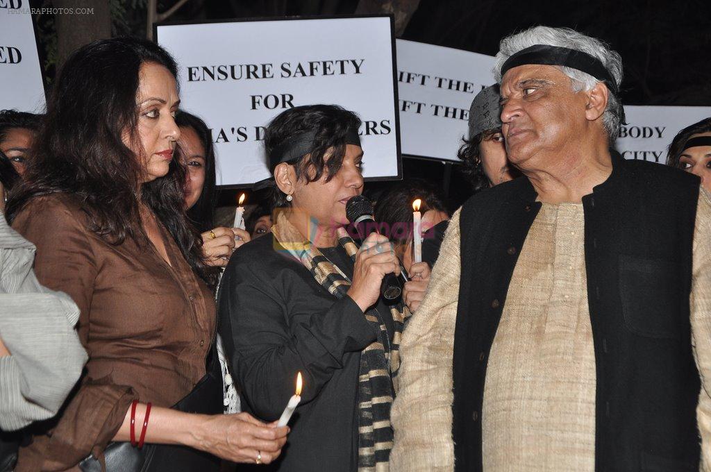 Hema Malini at the peace march for the Delhi victim in Mumbai on 29th Dec 2012
