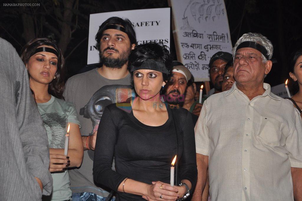 Mandira Bedi at the peace march for the Delhi victim in Mumbai on 29th Dec 2012