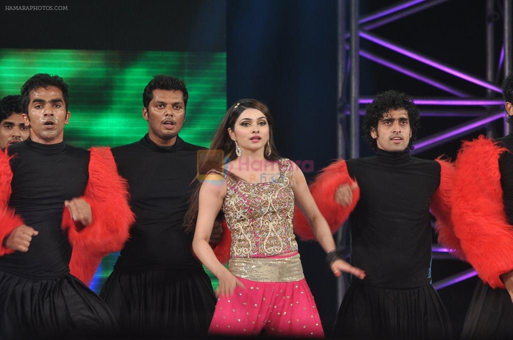 Prachi Desai at Country Club new year's bash on 31st Dec 2012