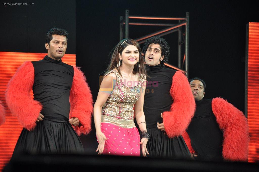 Prachi Desai at Country Club new year's bash on 31st Dec 2012