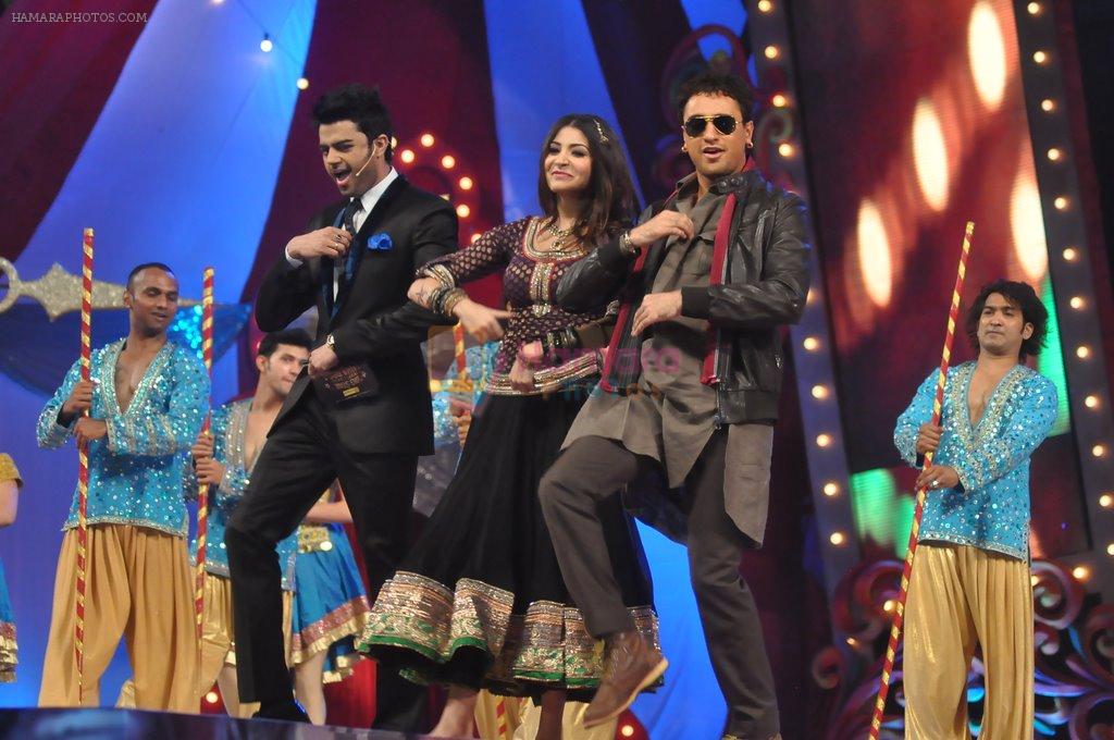 Anushka Sharma at Big Star Awards on 16th Dec 2012