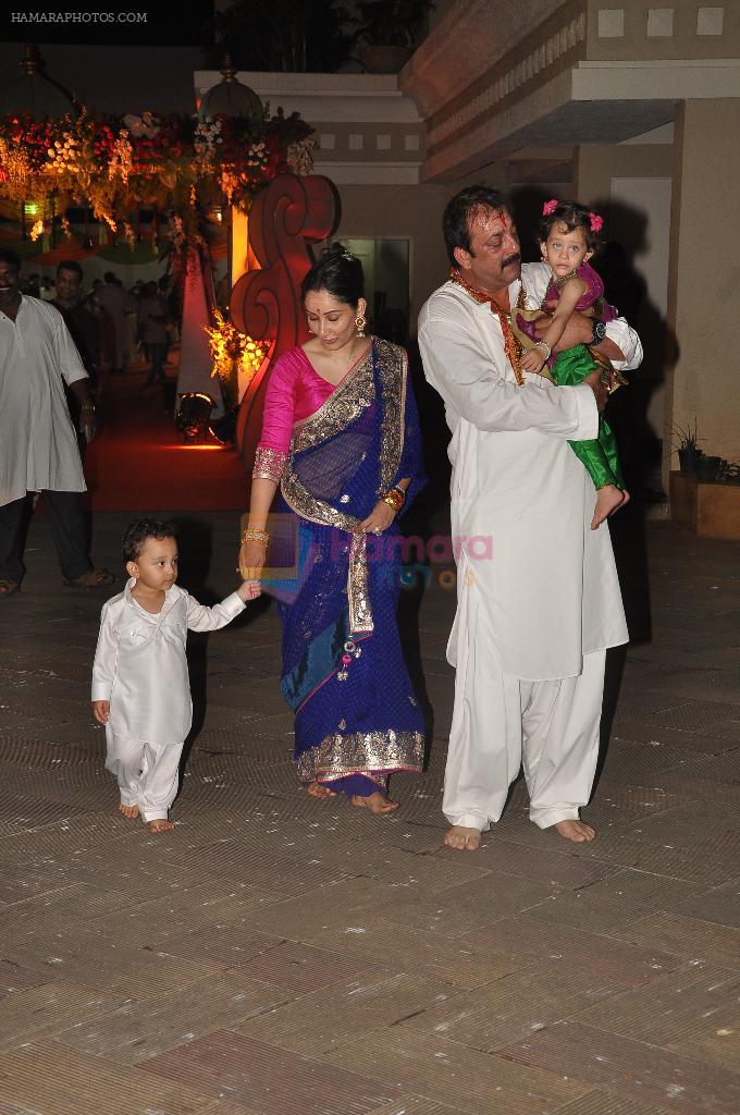 sanjay dut with family at mata ki chowky event