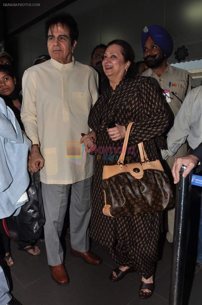 Dilip Kumar with Saira Banu leaves for Hajj in Mumbai Airport on 2nd ...