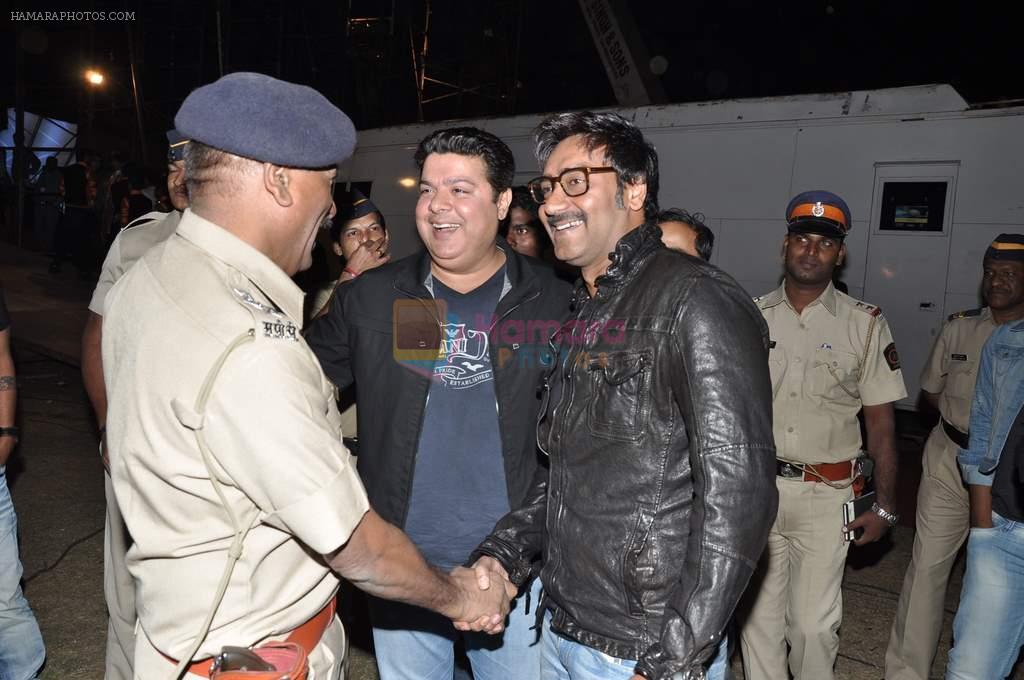 Ajay Devgan, Sajid Khan at Police show Umang in Mumbai on 5th Jan 2013