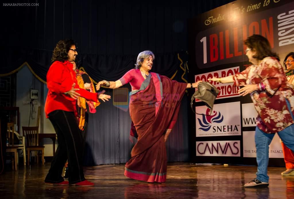 Longinus Fernandes with Dolly Thakore and Mahbanoo Mody Kotwal at One Billion Rising event in Jaihind College, Mumbai on 5th Jan 2013