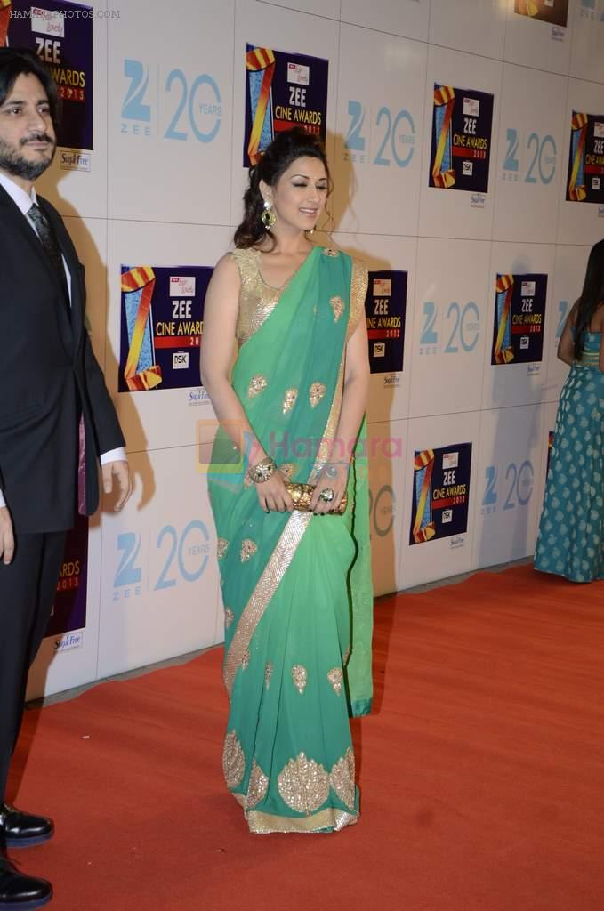 Sonali Bendre at Zee Awards red carpet in Mumbai on 6th Jan 2013,1