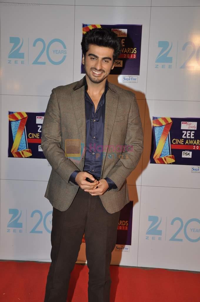 Arjun Kapoor at Zee Awards red carpet in Mumbai on 6th Jan 2013