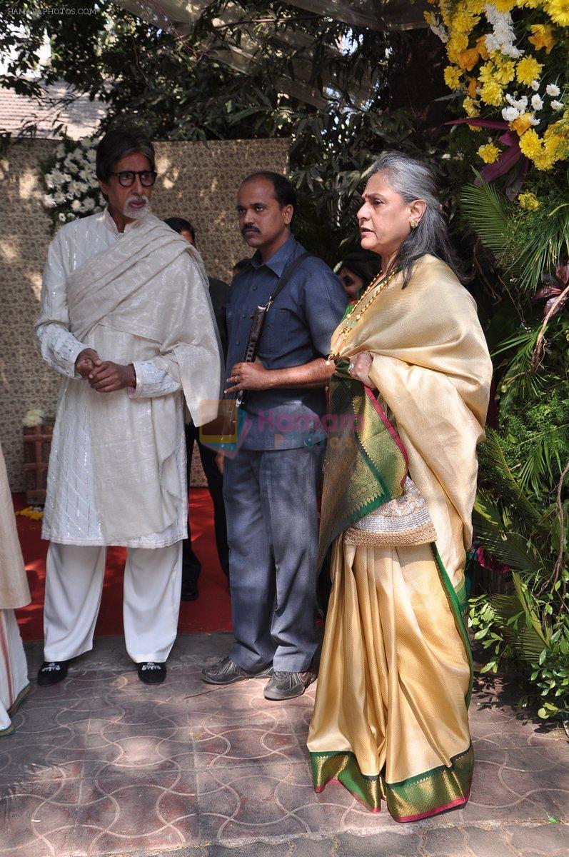 Amitabh Bachchan, Jaya Bachchan at Shaad Ali's Wedding in Bandra, Mumbai on 6th Jan 2013