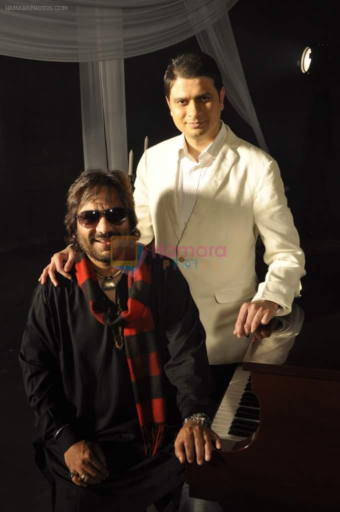 Siddharth Kasyap, Roop Kumar Rathod at Rock on Hindustan video shoot in Mumbai on 7th Jan 2013