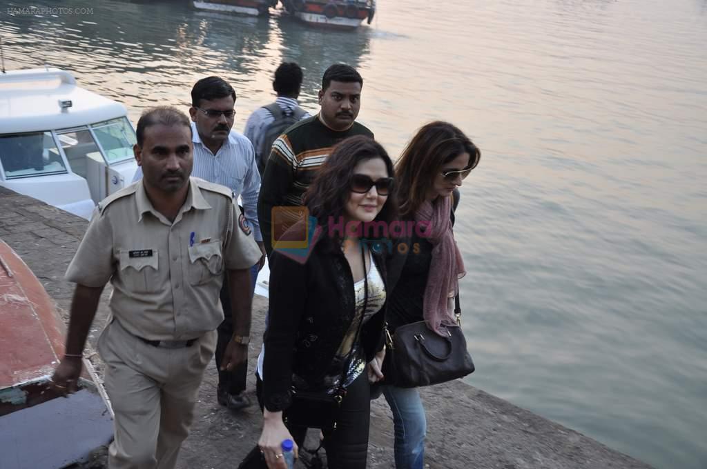 Preity Zinta at Hrithik's yacht party in Mumbai on 9th Jan 2013