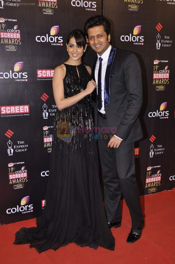 Genelia D Souza, Ritesh Deshmukh at Screen Awards red carpet in Mumbai on 12th Jan 2013