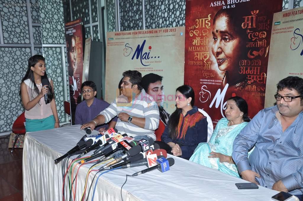 Asha Bhosle, Padmini Kolhapure at Mai film promotions in Cinemax, Mumbai on 15th Jan 2013