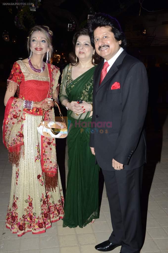 Pankaj Udhas at Vivek Jain's son Sattvik reception with Rima in RWITC, Mumbai on 17th Jan 2013