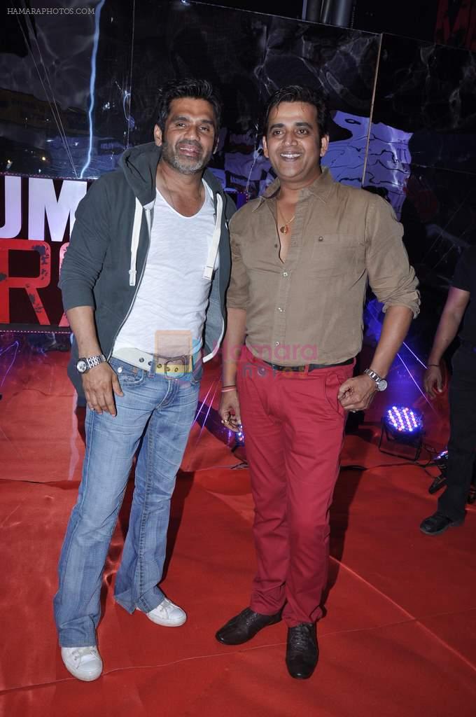 Sunil Shetty, Ravi Kishan at Mumbai Mirror premiere in PVR, Mumbai on 17th Jan 2013