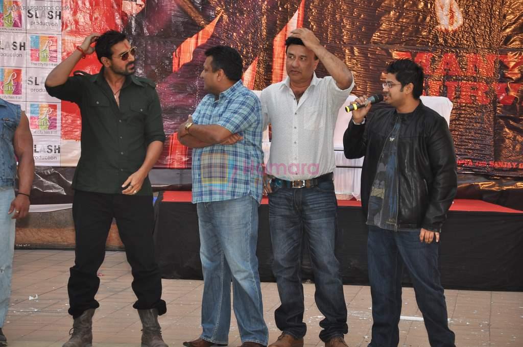 John Abraham, Anu Malik, Sanjay Gupta at Shootout at Wadala press meet in R Mall, Mumbai on 19th Jan 2013