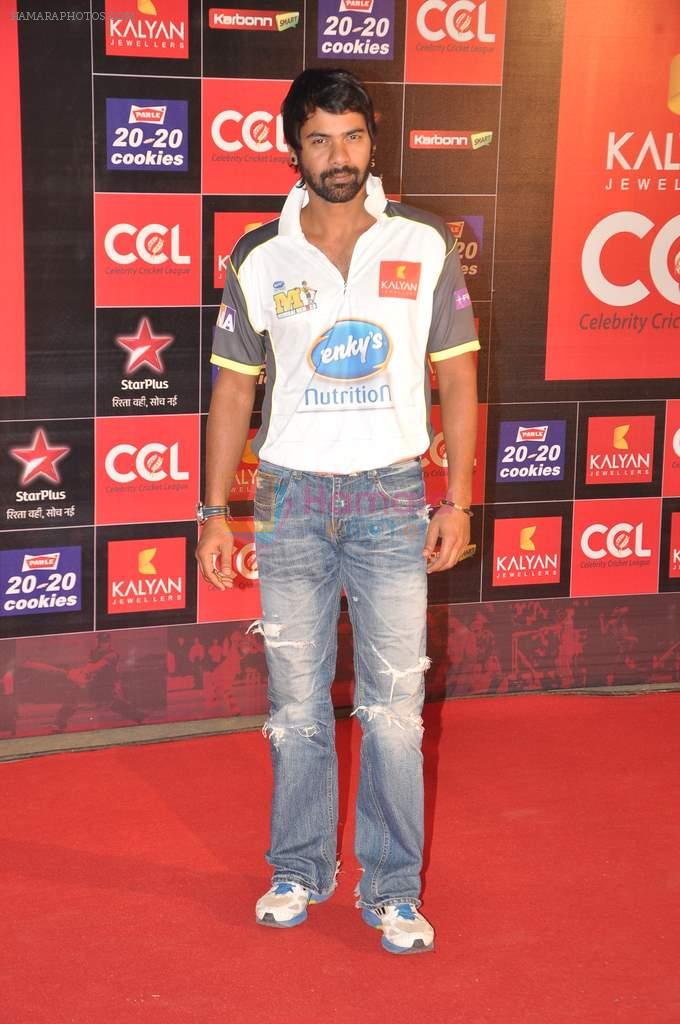 Shabbir Ahluwalia at CCL red carpet in Mumbai on 19th Jan 2013