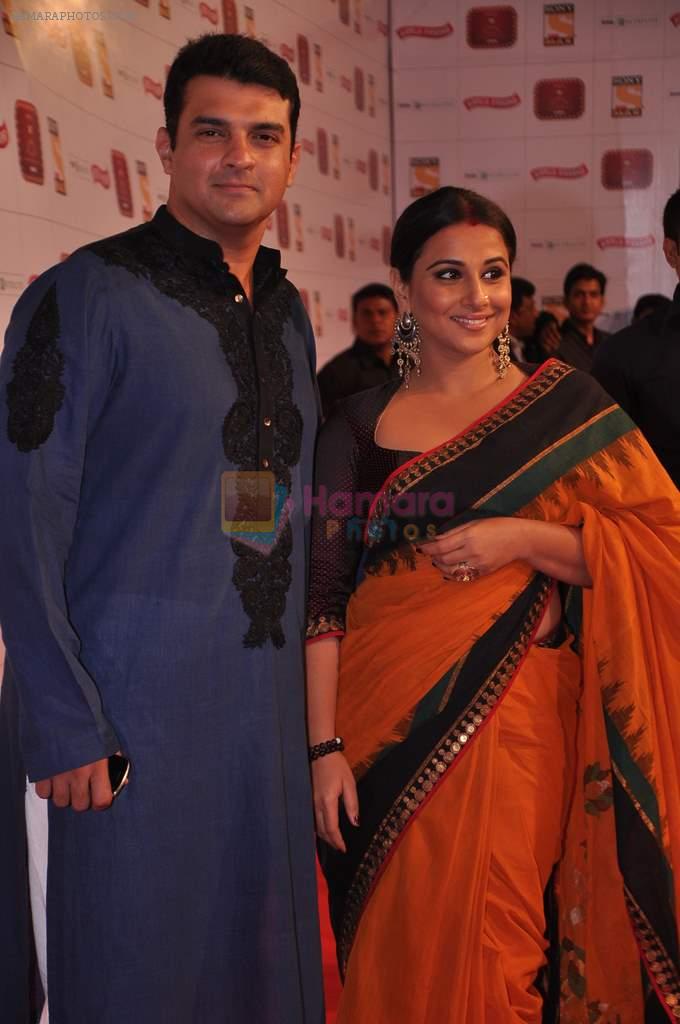 Vidya Balan, Siddharth Roy Kapur at Stardust Awards 2013 red carpet in Mumbai on 26th jan 2013