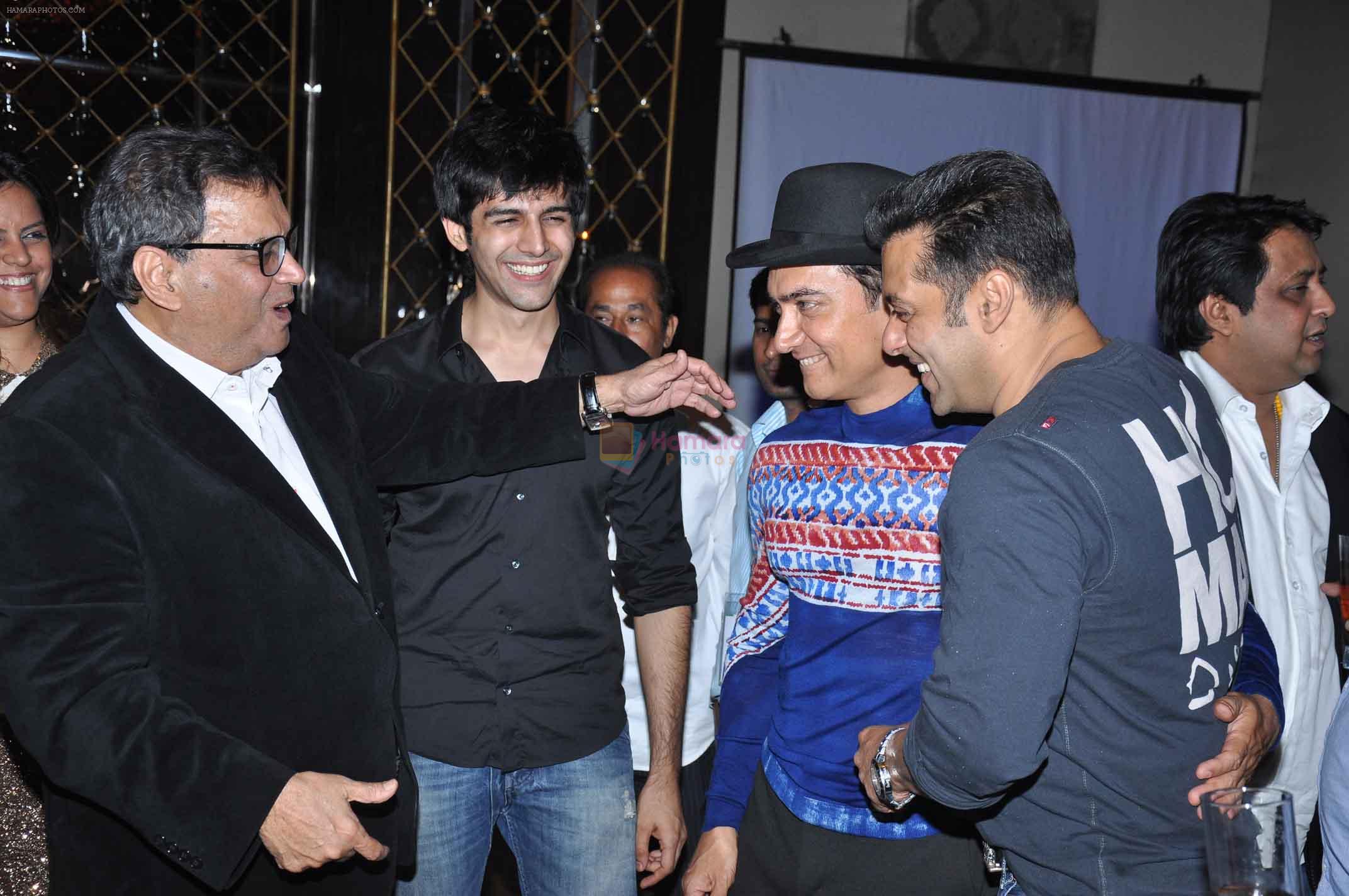 Salman Khan, Aamir Khan, Subhash Ghai at Subhash Ghai's Birthday party in Mumbai on 24th Jan 2013