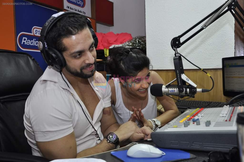 RJ Salil Acharya, RJ Archana at Radio City Musical-e-azam in Bandra, Mumbai on 27th Jan 2013