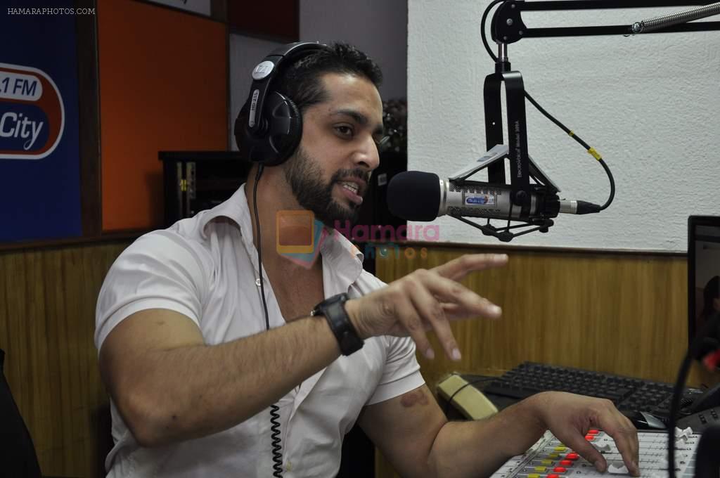 RJ Salil Acharya at Radio City Musical-e-azam in Bandra, Mumbai on 27th Jan 2013