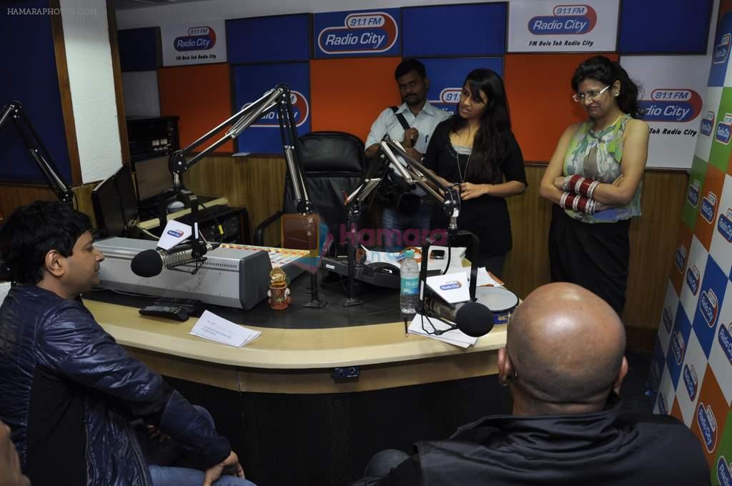 Benny Dayal and KK at Radio City Musica-al-ezam in Bandra, Mumbai on 29th Jan 2013
