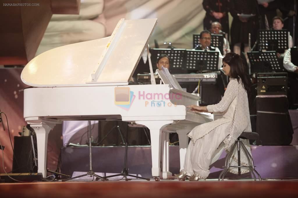 Naina Bachchan performs live at Global peace concert on 30th Jan 2013