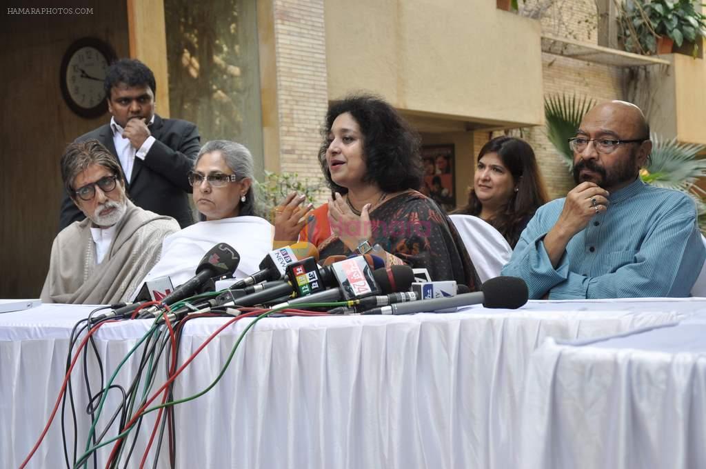Amitabh Bachchan, Jaya Bachchan pledge their support towards the girl child through Plan India at his home on 9th Feb 2013