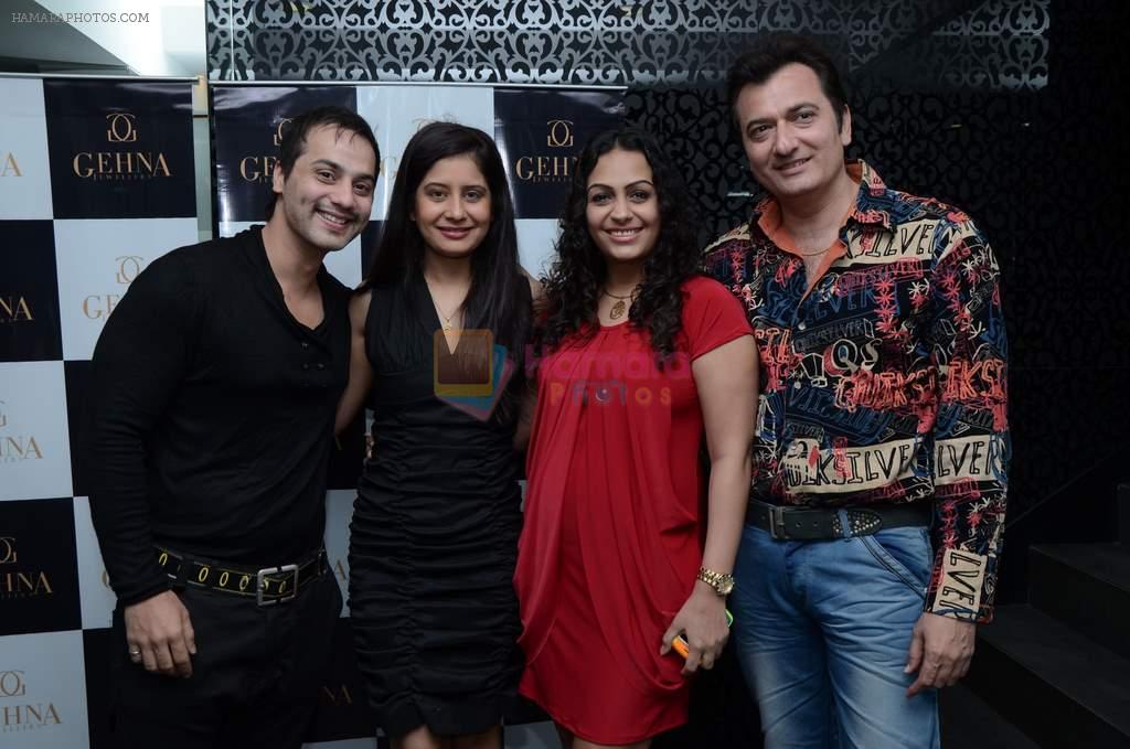 Ashita Dhawan, Shailesh, Avinash Wadhavan at Gehna Valentine evening hosted by Munisha Khatwani in Mumbai on 11th Feb 2013