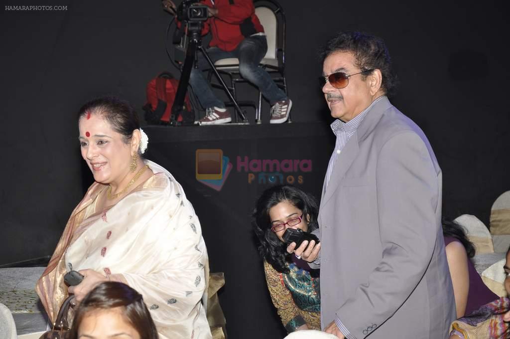 Shatrughan Sinha, Poonam Sinha at UTV Walk the stars with Yash Chopra in Mumbai on 11th Feb 2013