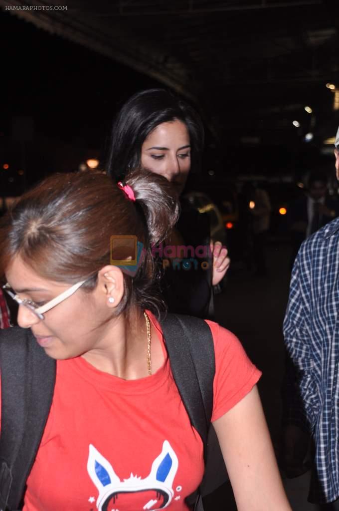 Katrina Kaif leave for Muscat Valentine show in Mumbai Airport on 12th Feb 2013