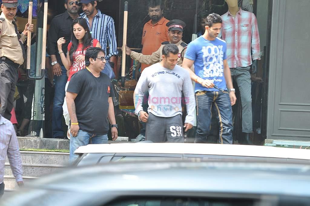 Salman Khan snapped Being Human store in Santacruz, Mumbai 13th Feb 2013 / Salman Khan - Bollywood Photos