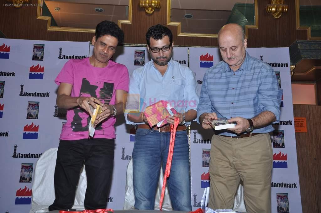 Manoj Bajpai, Neeraj Pandey, Anupam Kher at Special 26 book launch in Landmark, Mumbai on 15th Feb 2013