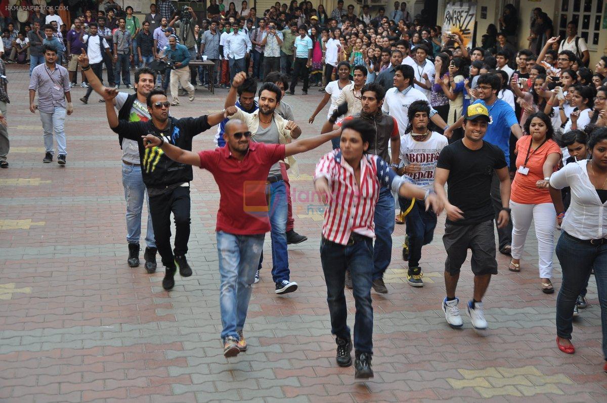 Jackky Bhagnani grooves Gangnam style for Rangrezz in Mumbai on 18th Feb 2013