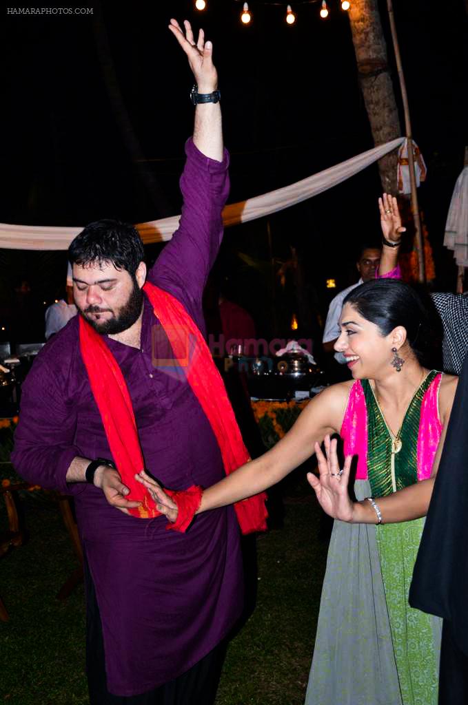 riyaaz kiran at Shonali Nagrani wedding on 26th Feb 2013