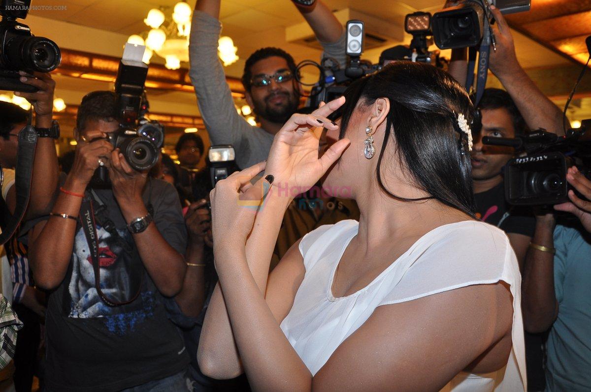 Veena Malik does a kiss event on her birthday in Mumbai on 26th Feb 2013