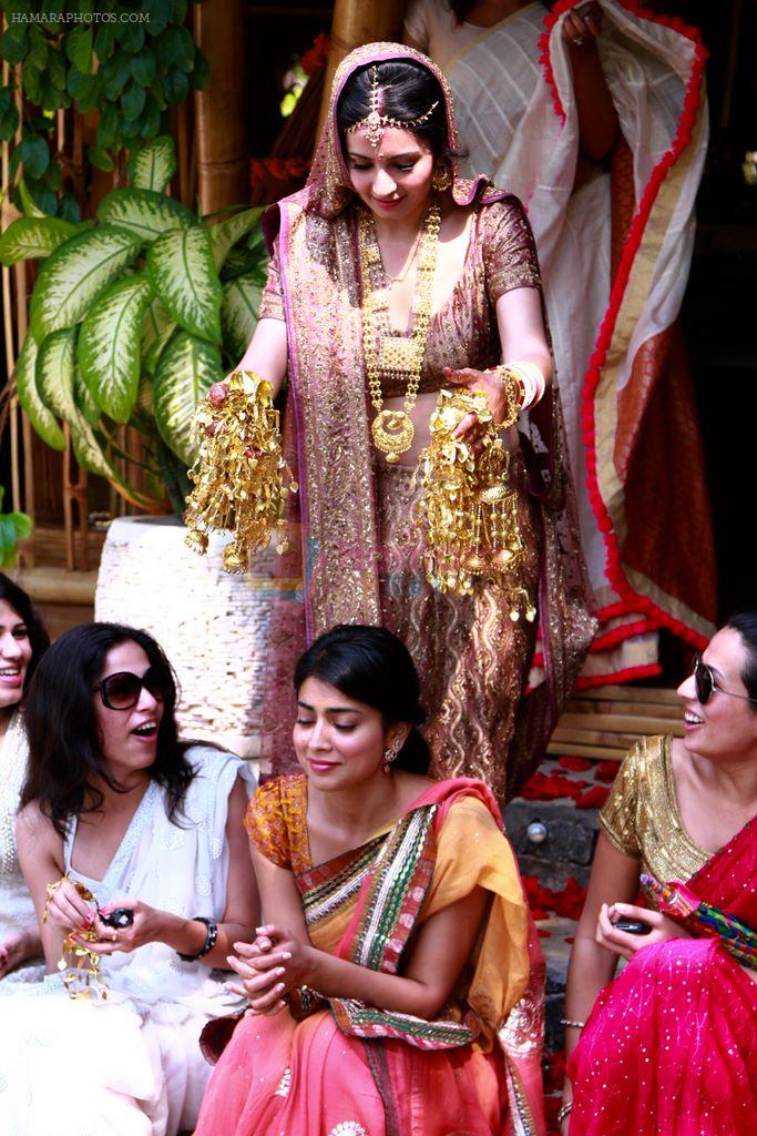 Shonali Nagrani at Shonali Nagrani wedding on 26th Feb 2013