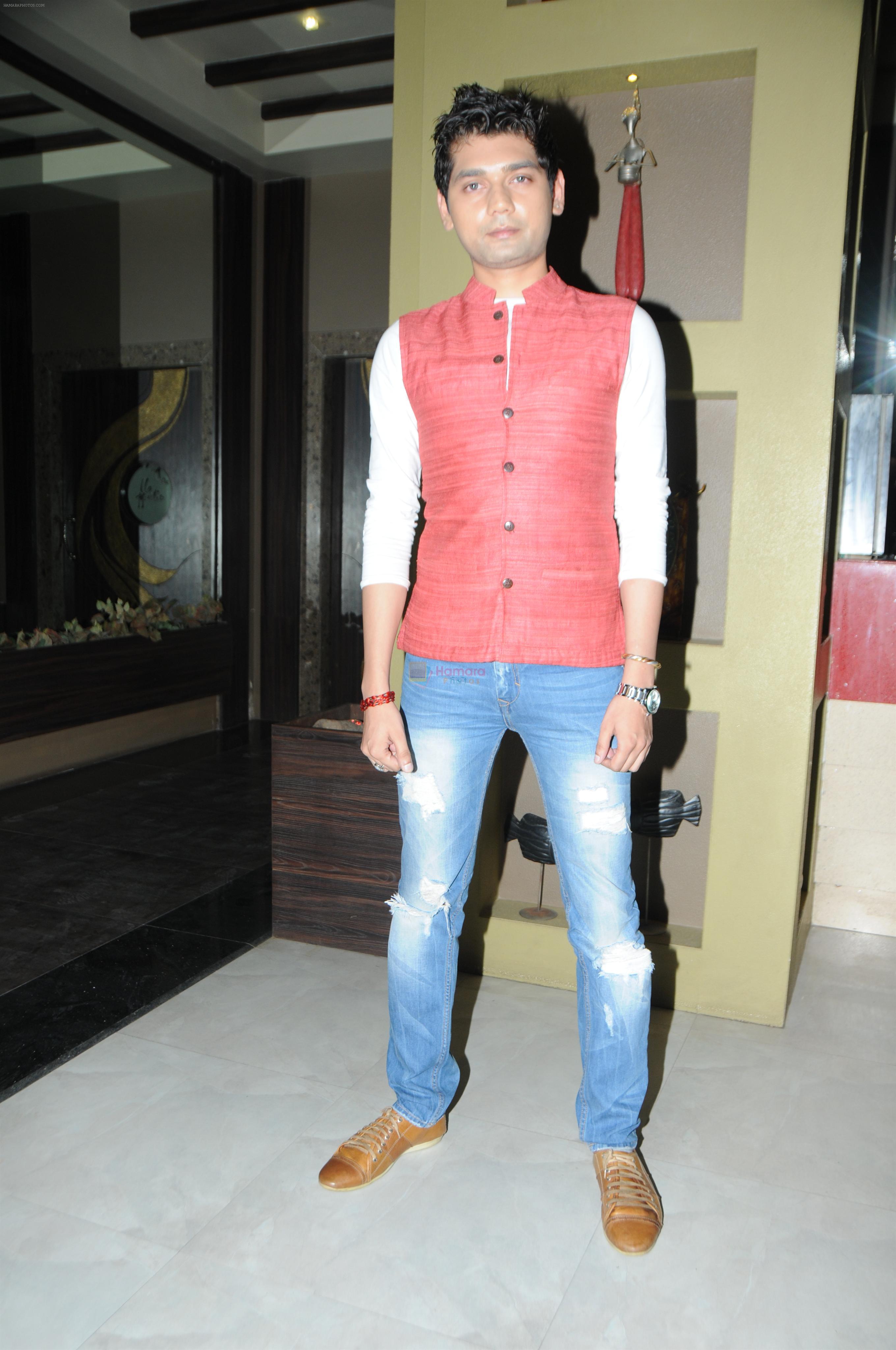 Vivek Mishra at the Grand Unveiling of first look of Aviary Films NAACHLE LONDON a danceful affair in La Patio, Mumbai on 28th Feb 2013