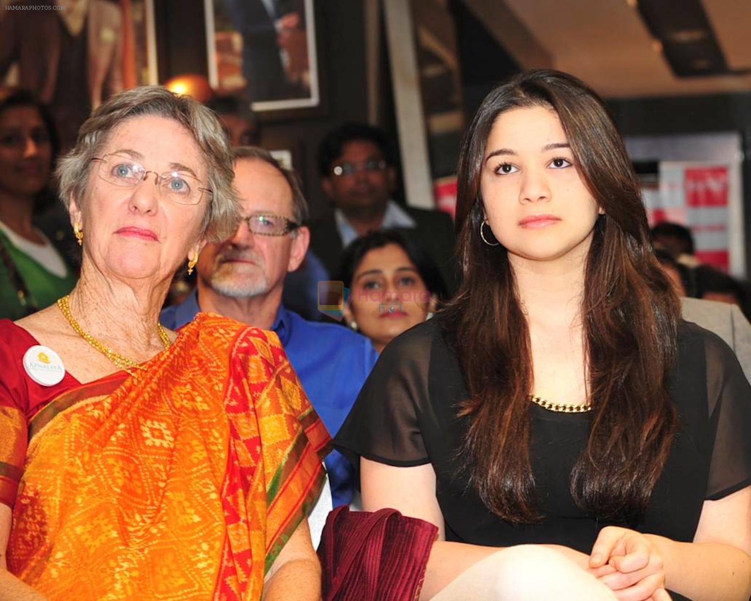 Annabel Mehta & Sara Tendulkar at the Raymond Shop during 40th Anniversary event of Apnalaya NGO